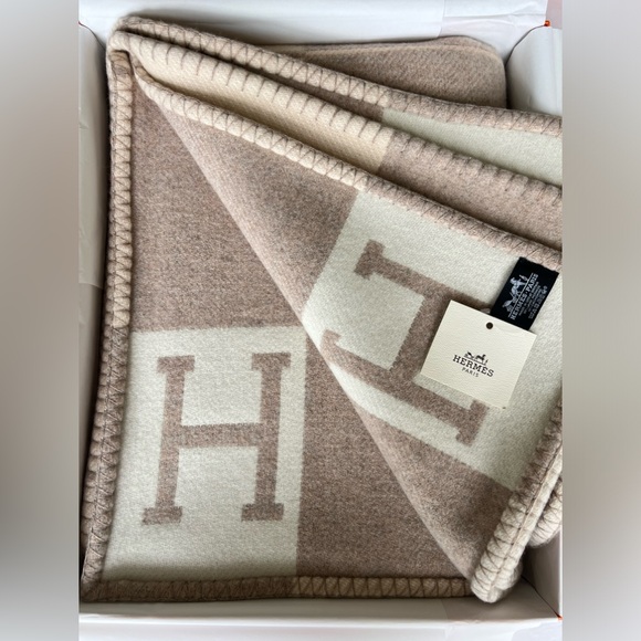 NEW Hermes Avalon III Blanket Coco Camomile Wool and Cashmere Blend - Picture 6 of 10